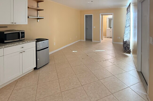 Building Photo - ICW_143 Mango Dr