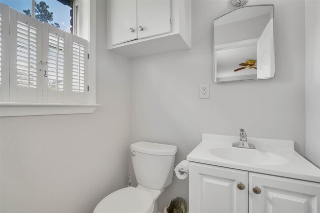 Building Photo - 442 Mignon Ln
