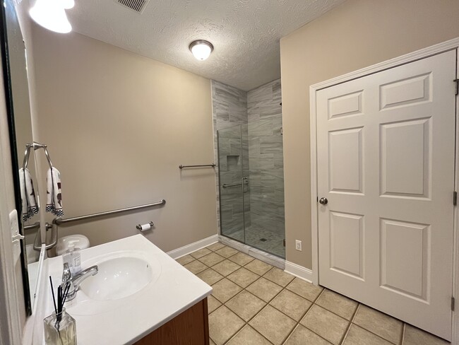 Building Photo - 1324 Jordan St