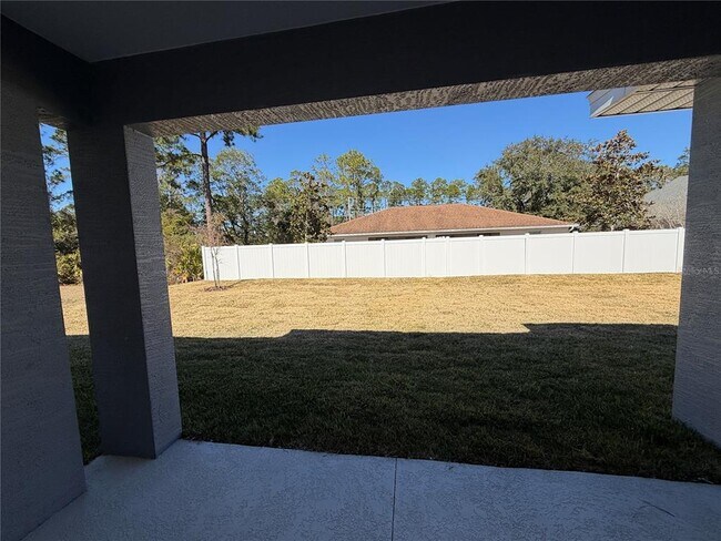 Building Photo - 3 Easton Pl