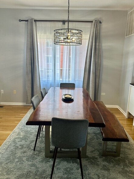 Dining Room - 1901 S Louie Pkwy