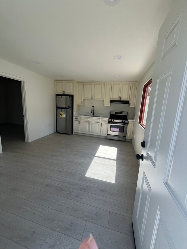 Building Photo - 14629 Haynes St