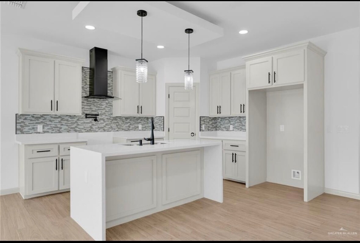Building Photo - 5928 N Rayo del Sol St