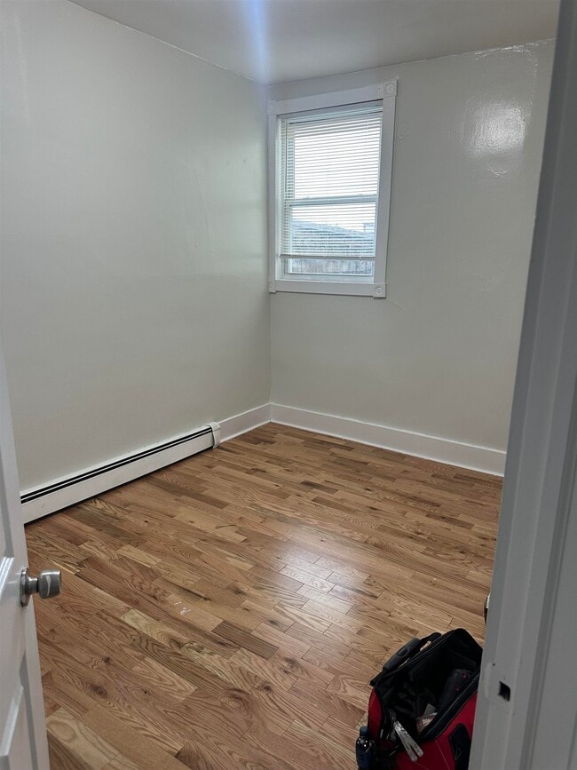 Building Photo - 53 Terhune Ave