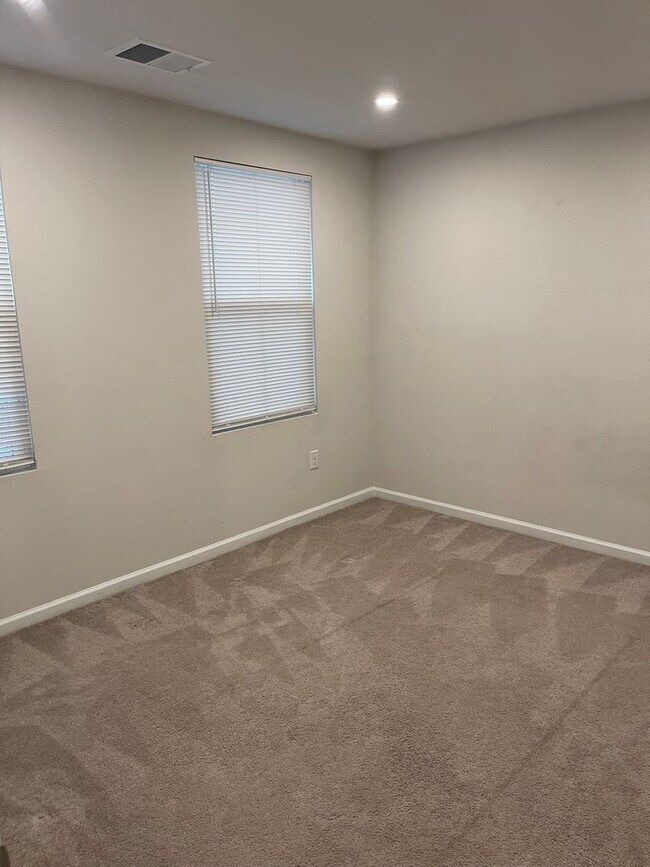 Building Photo - Dover - Clearview Meadow