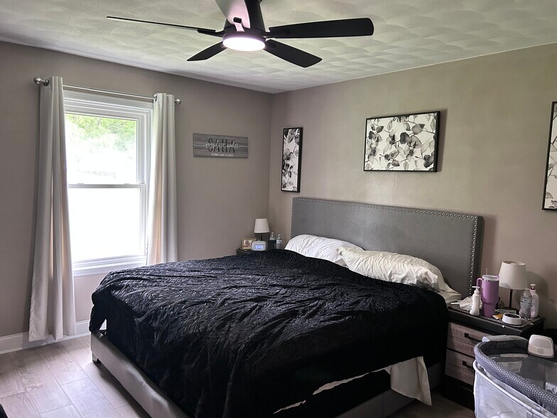 Master Bedroom - 507 Wheatland Dr
