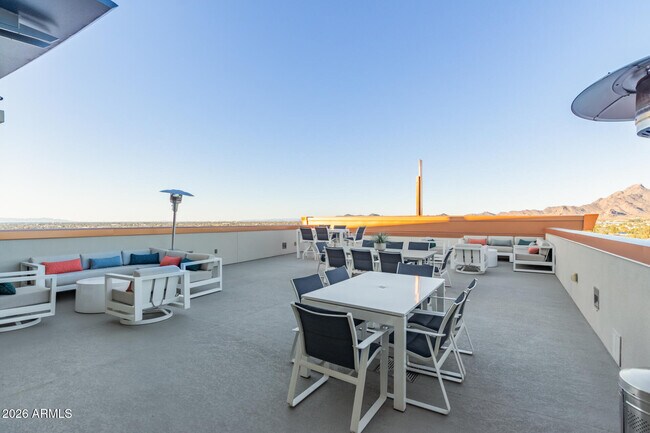 Building Photo - 2211 E Camelback Rd