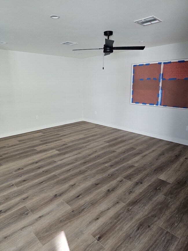 Building Photo - 11204 Sylvan St