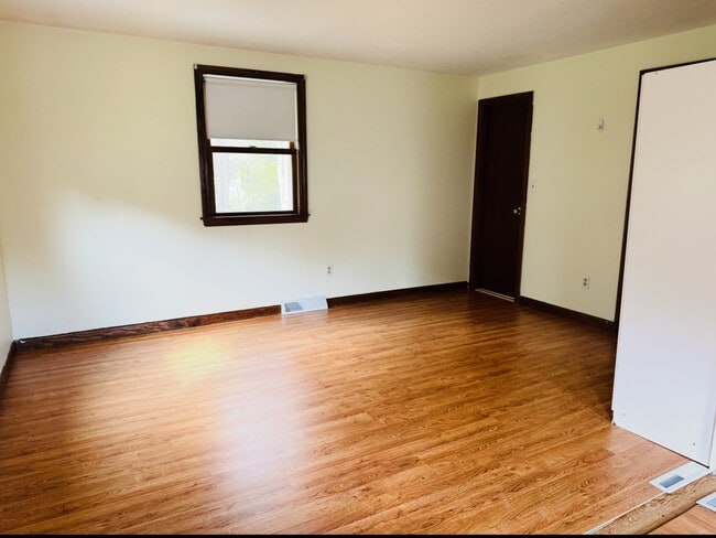 Building Photo - 10 Hamman Cir
