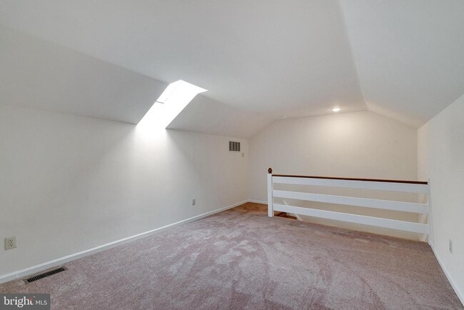 loft - 430 Churchill Ct