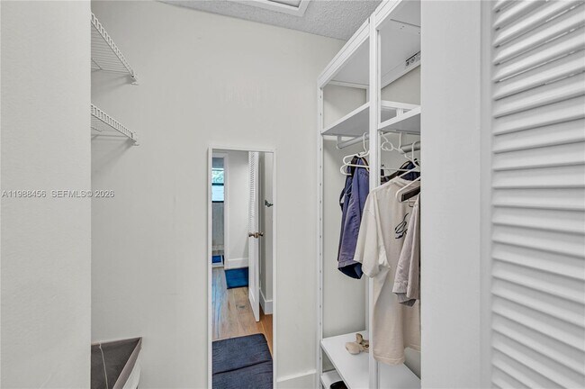 Building Photo - 7018 SW 53rd Ln