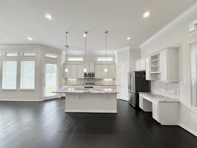 Building Photo - 13216 Green Hills Dr