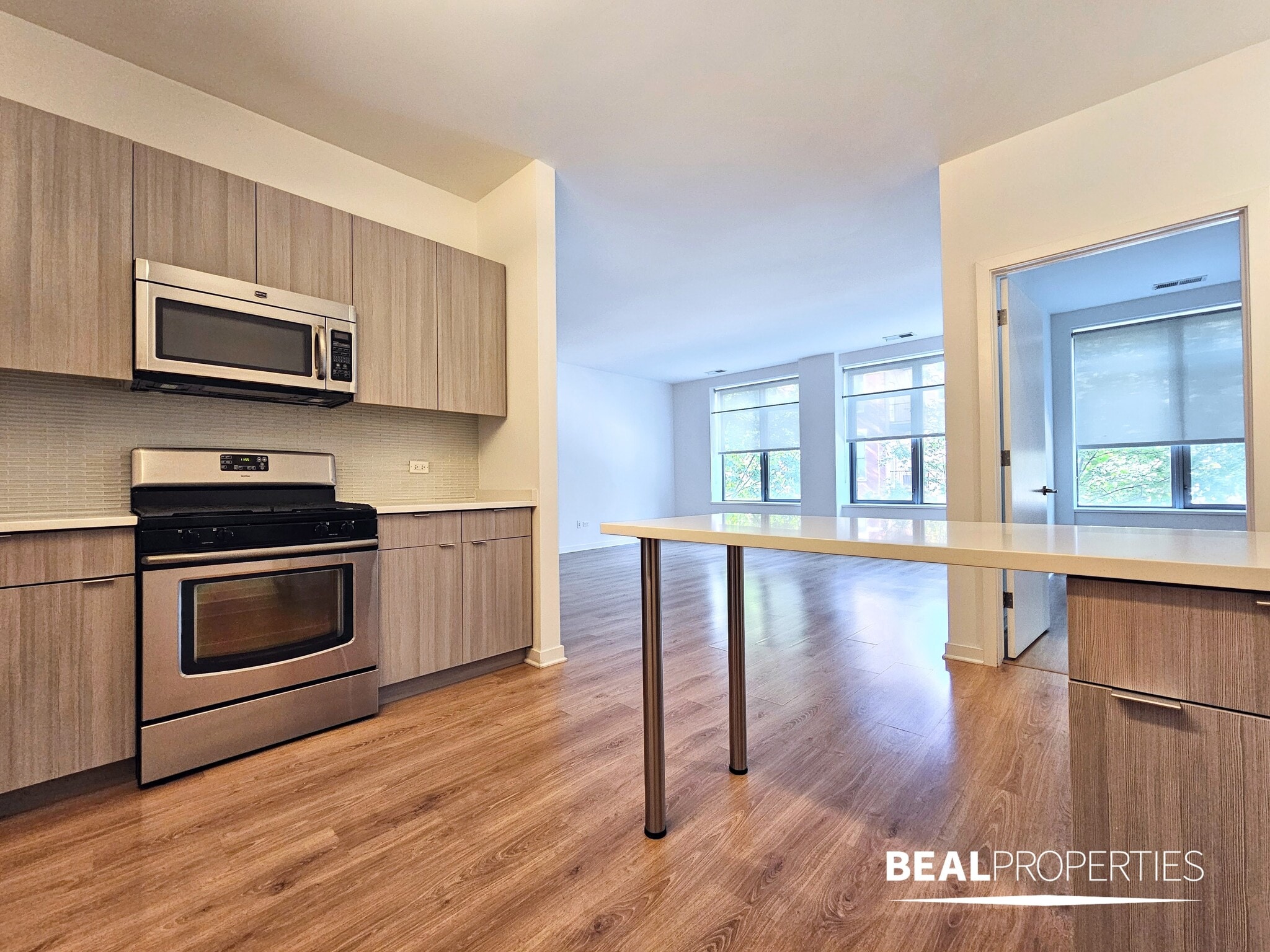 Building Photo - 548 W Webster Ave