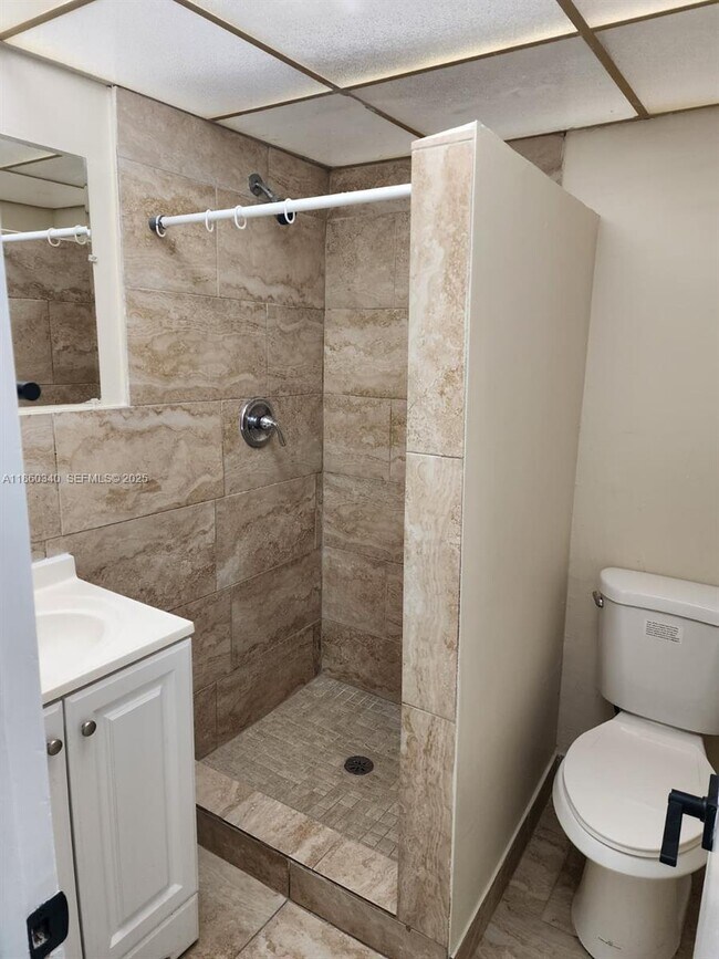 Building Photo - 1400 NW 43 Terrace