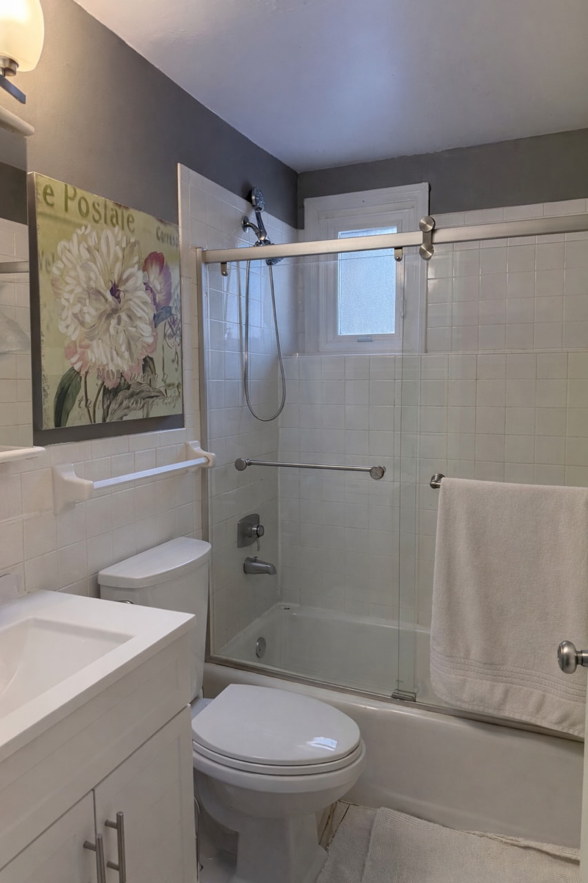 Main Bathroom - 134 Deer Hill Ave