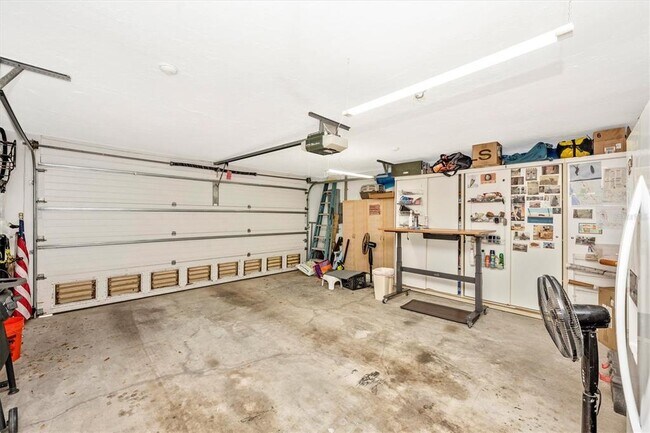 Building Photo - 3905 Glen Oaks Manor Dr