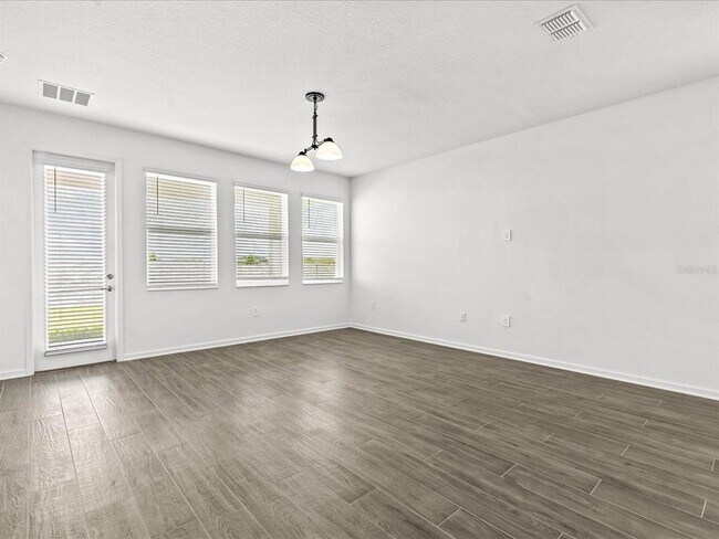 Building Photo - 2952 Armstrong Ave