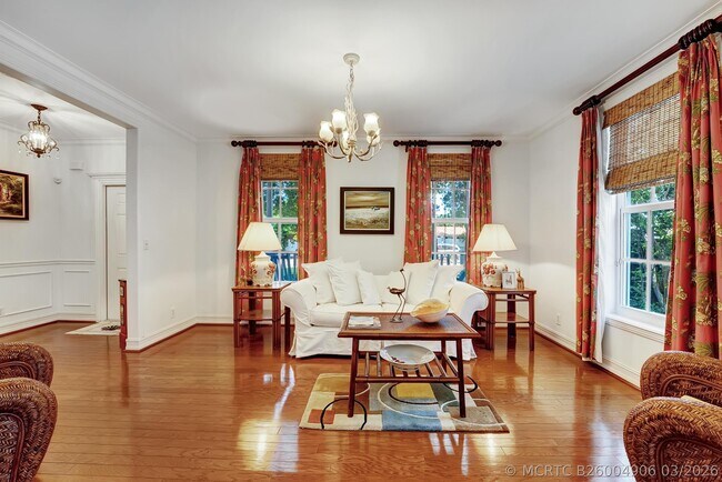 Building Photo - 306 N Swinton Ave