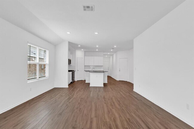 Building Photo - 332 Escondido Cir