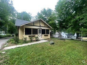 Building Photo - 2 Plus Bedroom in Williams Bay