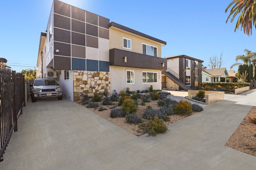 Building Photo - 1352 W 36th St