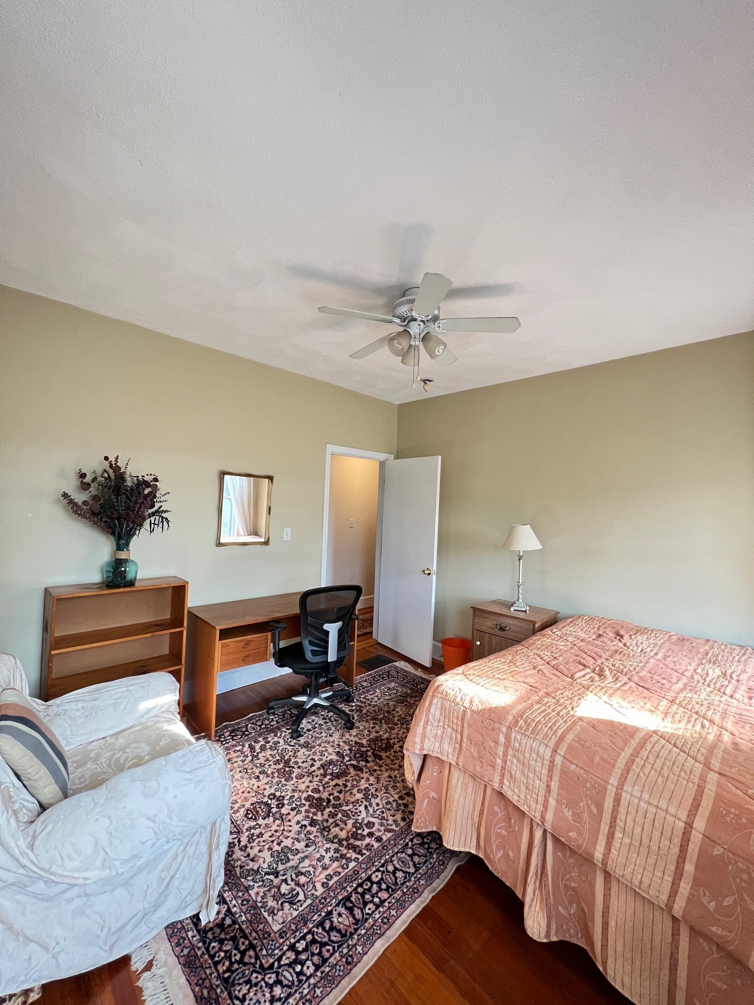 Furniture Included: Bed# 1 - 558 Washington St