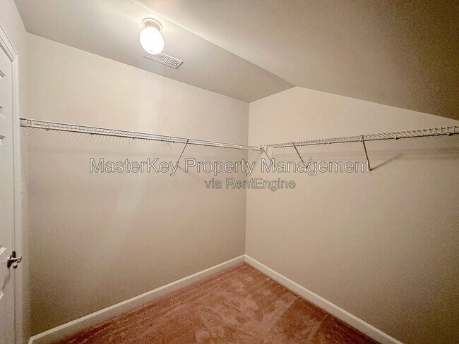 Building Photo - 701 Kirkeenan Cir