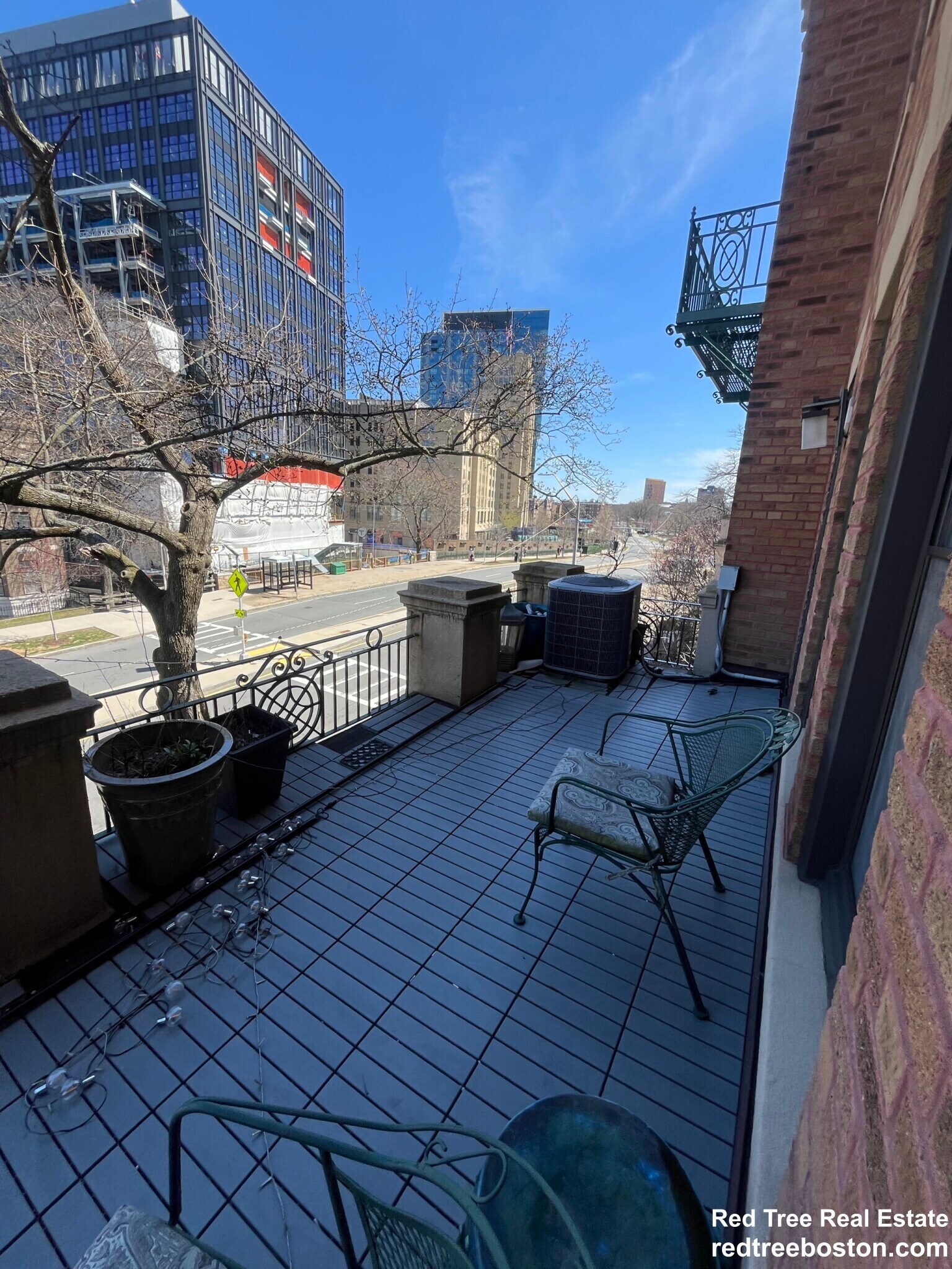 Building Photo - 458 Park Dr