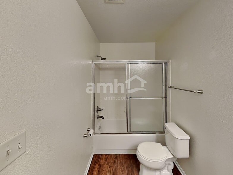 Building Photo - 5479 S Shawnee Way