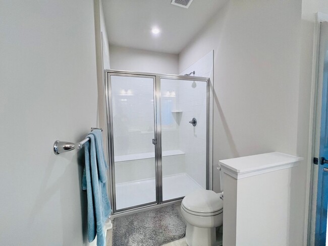 Building Photo - MINUTES TO VRE AND ALL THE CONVENIENCES OF...