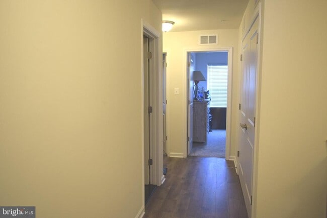 Building Photo - 6947 Stoddert Ln