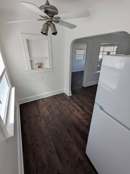 Building Photo - 209 10th St