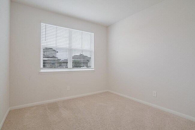 Building Photo - 224 Briggs Ln