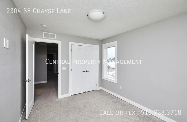 Building Photo - 2304 SE Chayse Ln