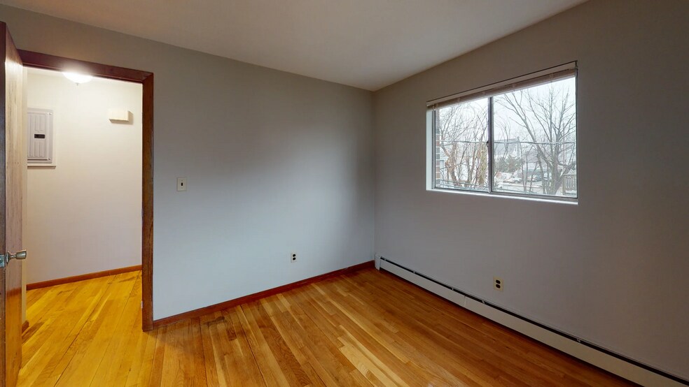 Building Photo - 73 Harvard St
