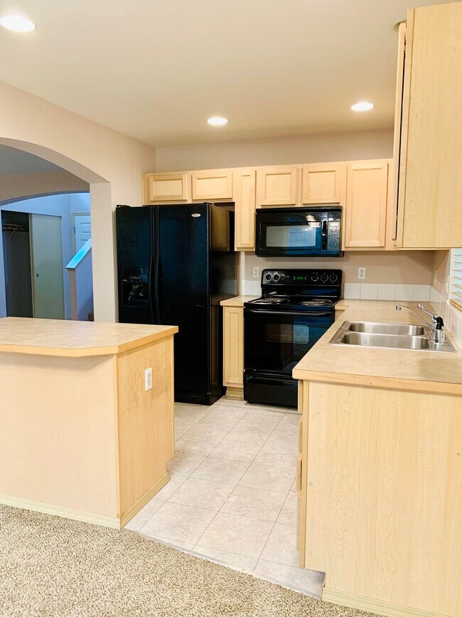 Kitchen - 17913 72nd Ave E