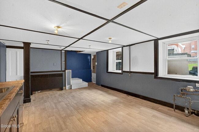 Building Photo - 58 Congress St