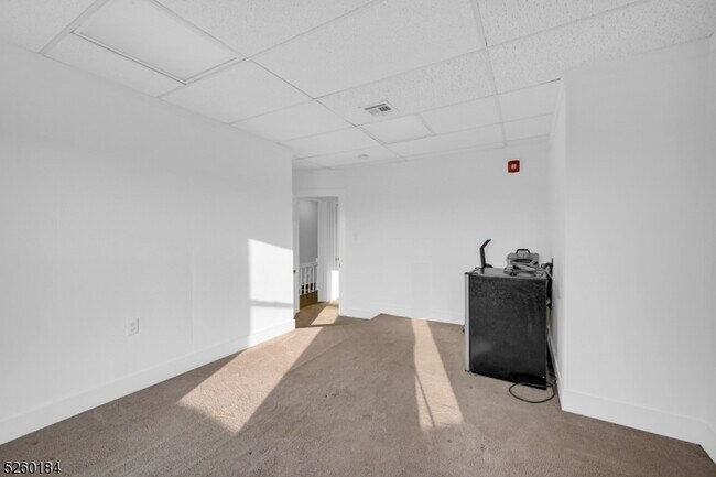 Building Photo - 38 Morris St