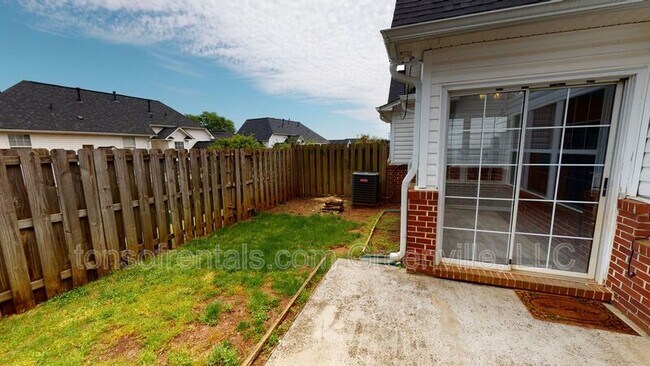 Building Photo - 524 Cliffview Ct