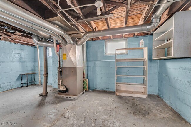 Building Photo - 14117 Sylvia Ave