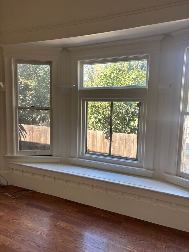 Building Photo - 54-1308