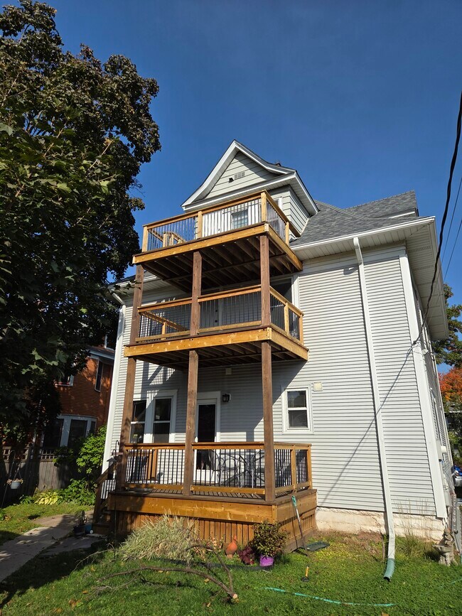 Building Photo - 1688 Dayton Ave