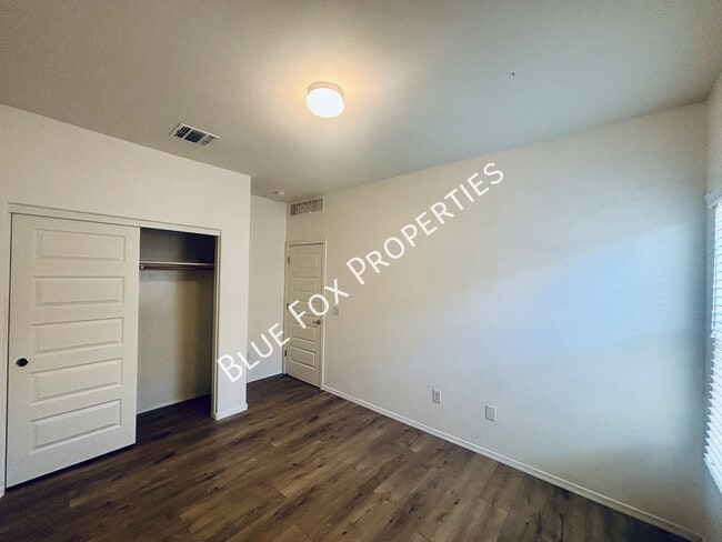 Building Photo - 10232 N Crooked Peak Trail