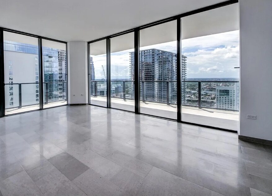 Building Photo - 68 SE 6th St