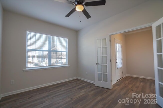 Building Photo - 1406 Caracara Ct