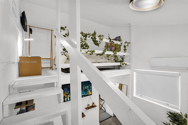 Building Photo - 274 NW 43rd St