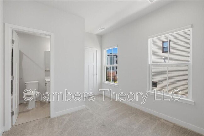 Building Photo - 4322 Ellipse Ter