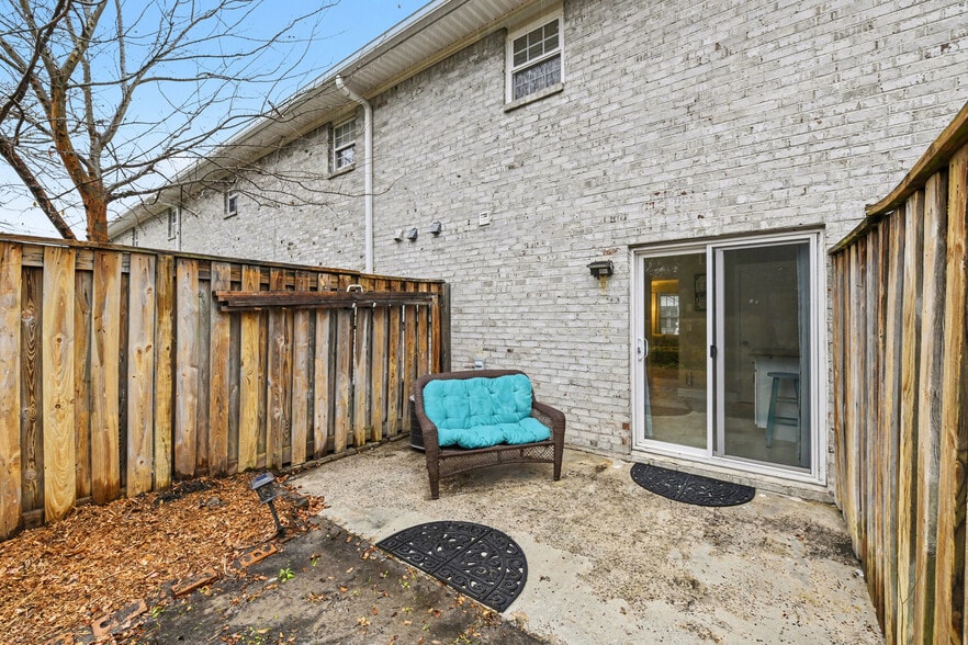 Building Photo - 507 Stinson Dr