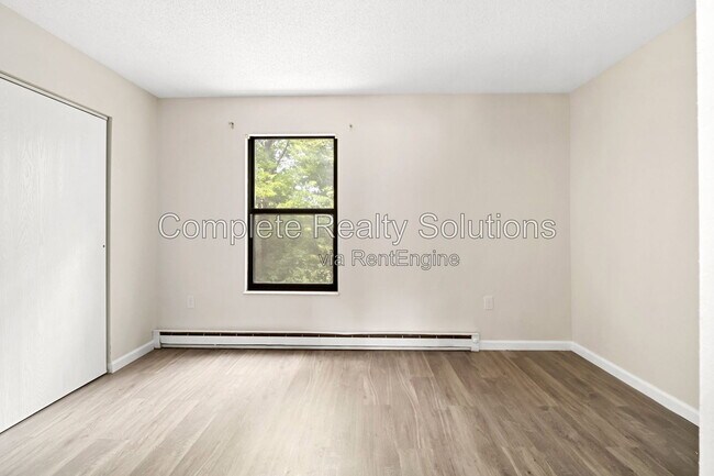 Building Photo - 790 Country Aire Ct