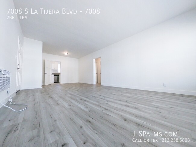 Building Photo - Beautifully remodeled 2 bed w/Full stainle...